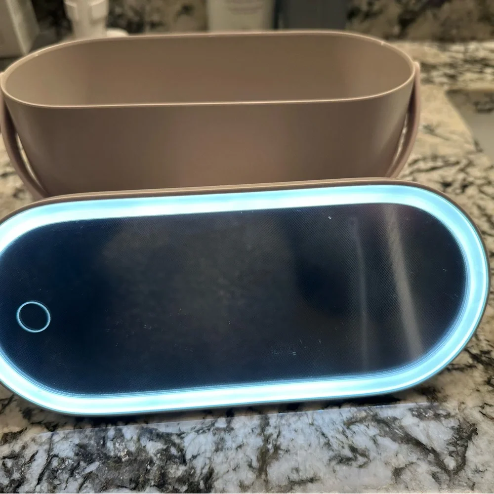 Portable Makeup Organizer in Cream